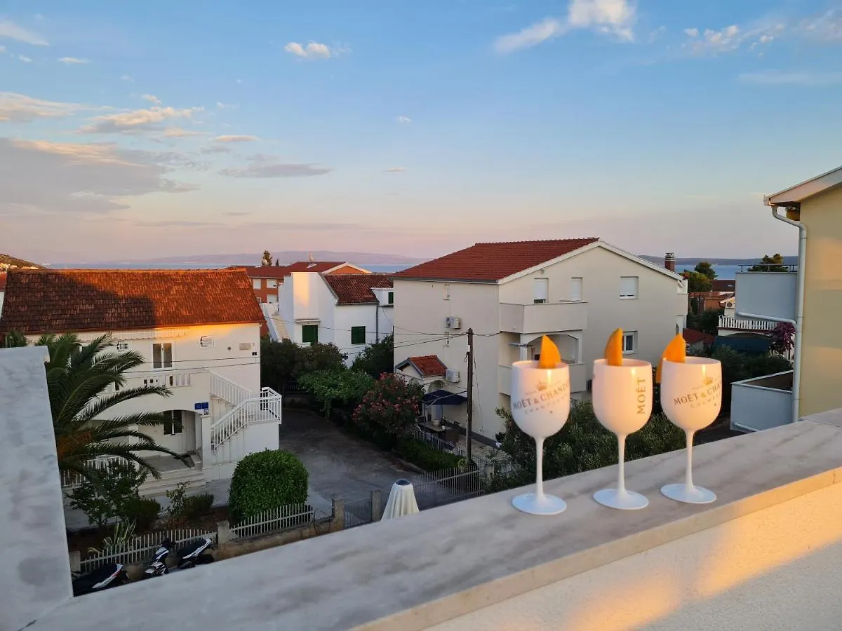Apartment Villa Mali San Trogir