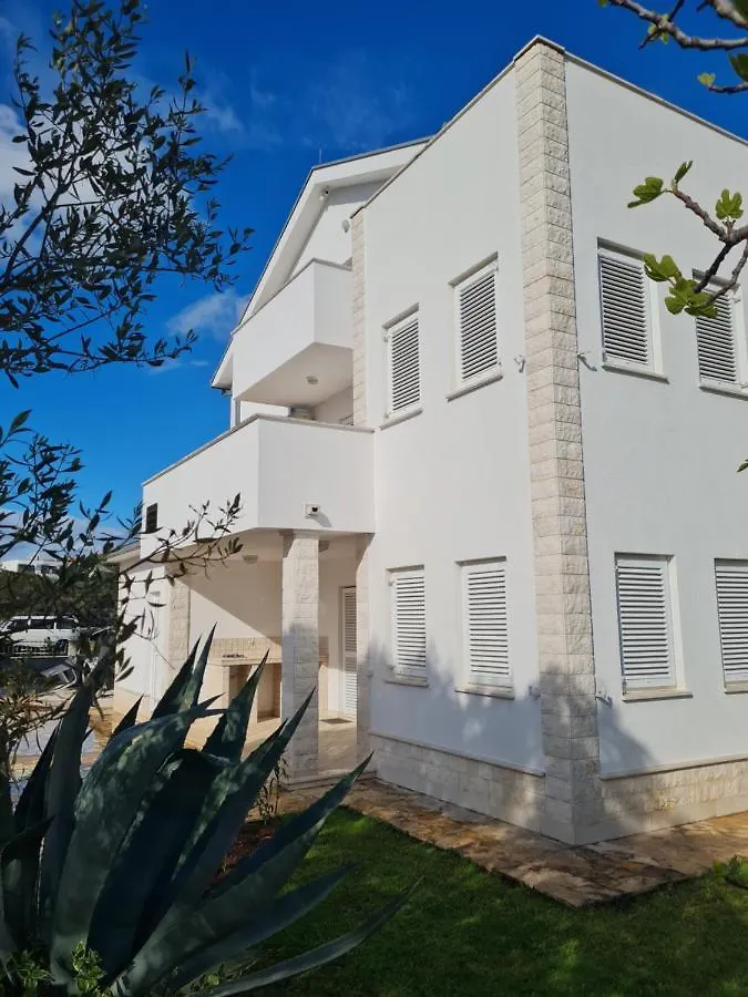 Villa Mali San Trogir