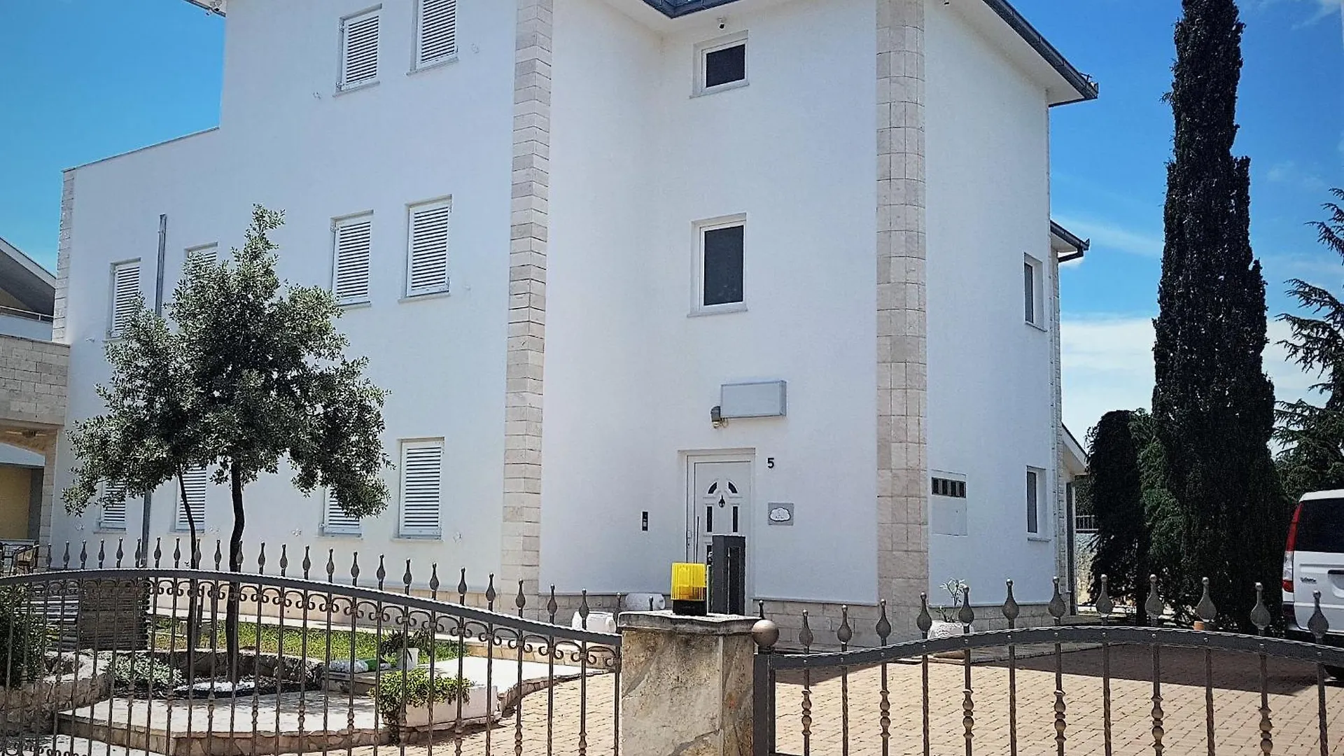 Apartment Villa Mali San Trogir